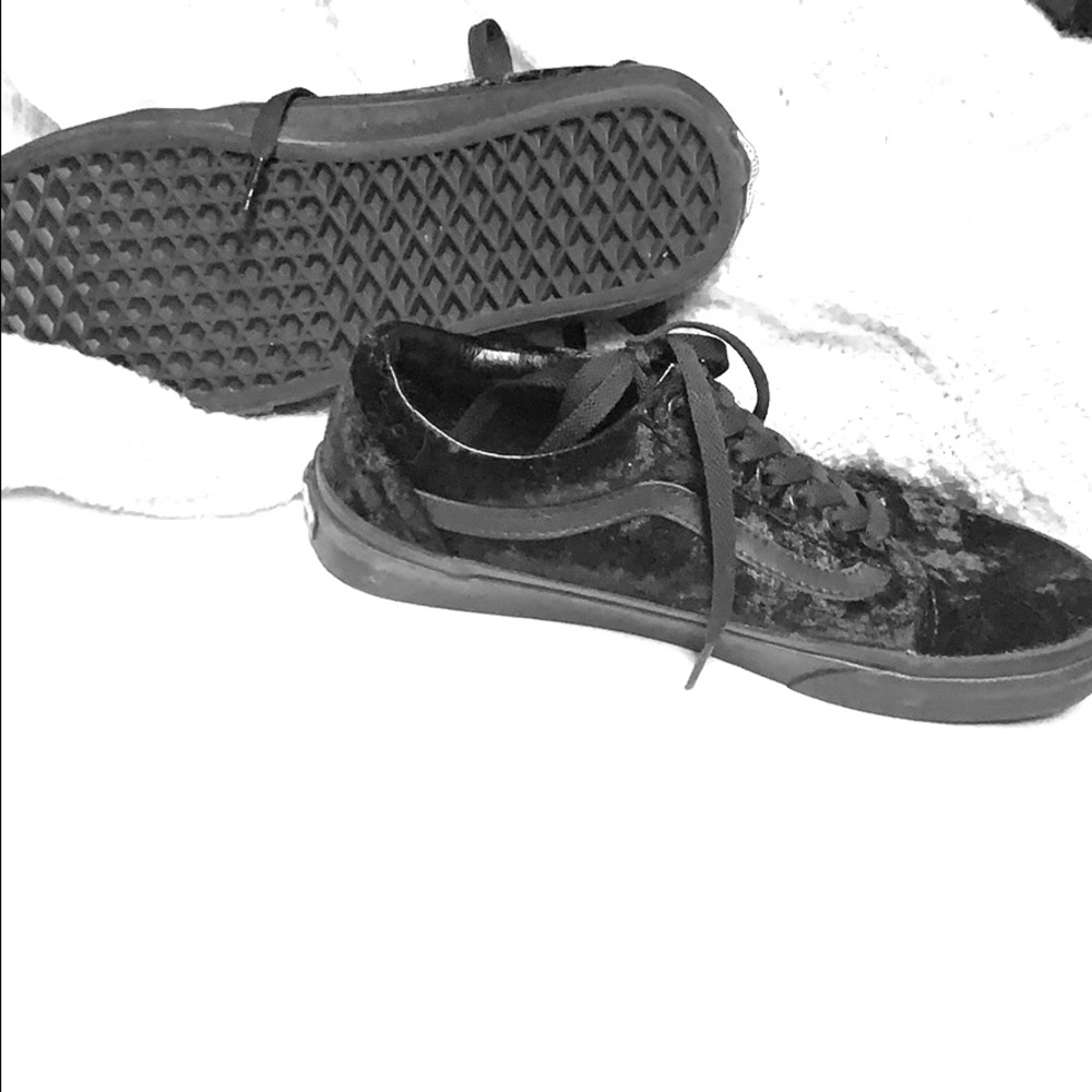 Old Skool black velvet Vans